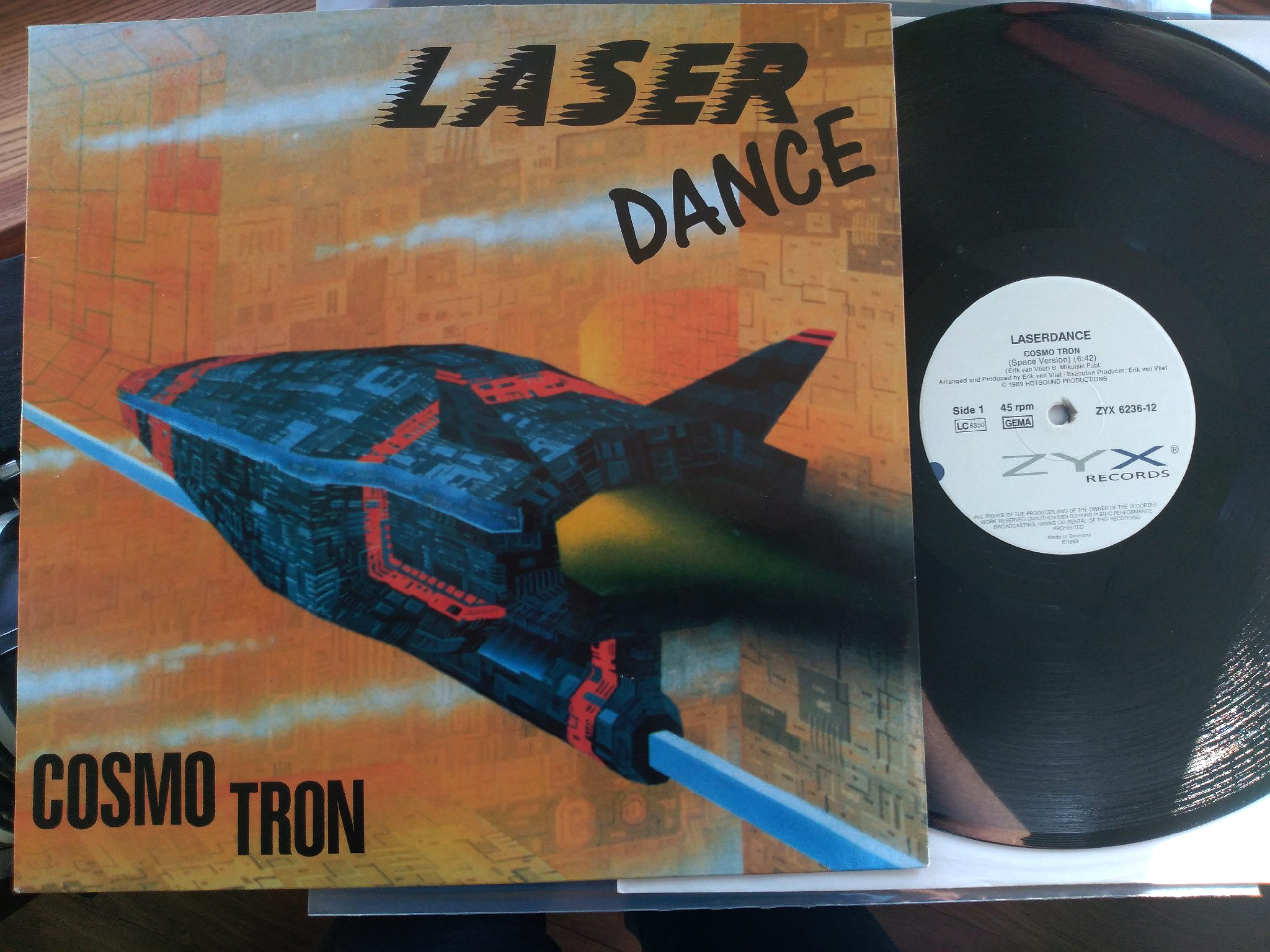 Laser Dance - Cosmo Tron