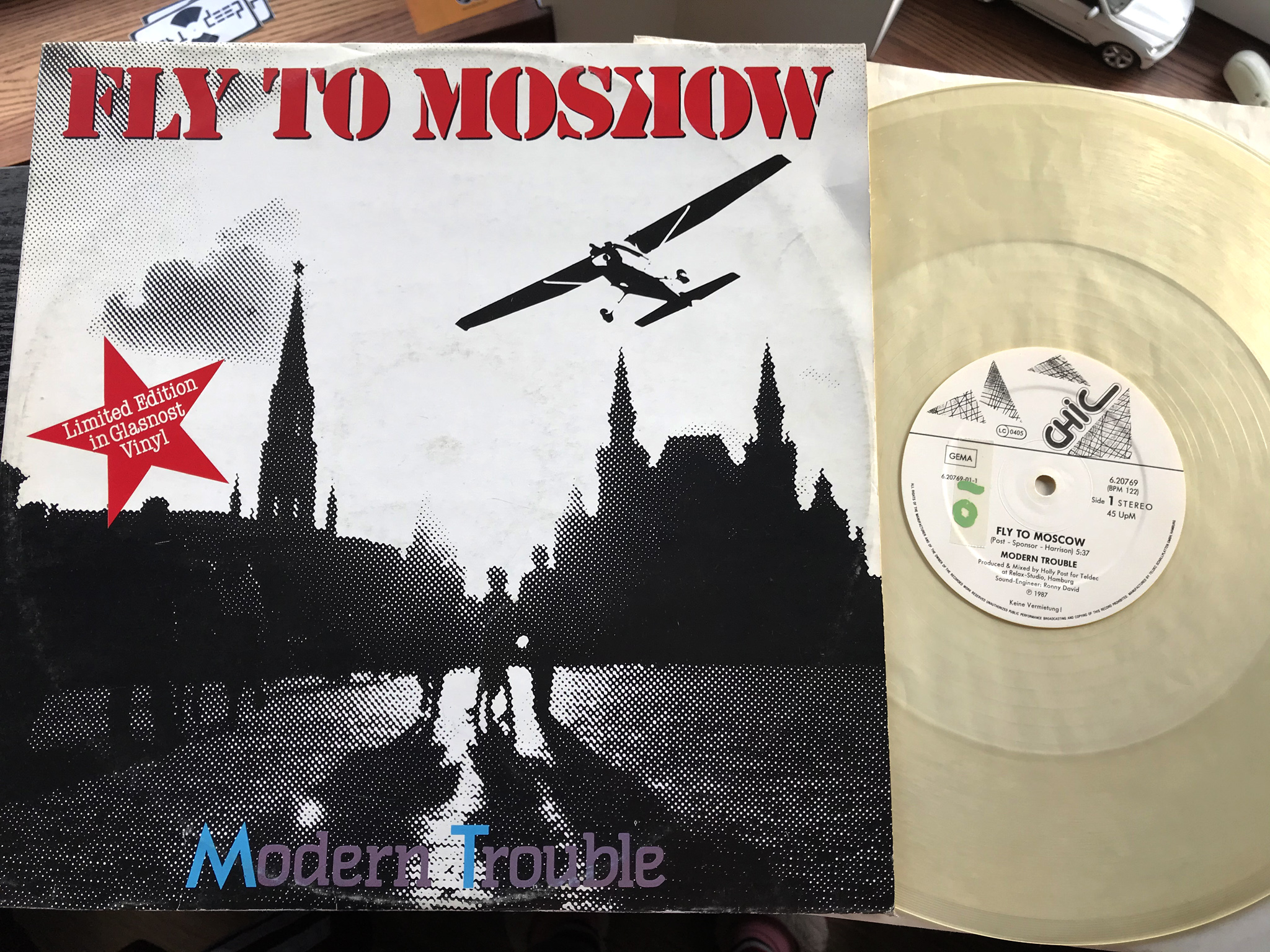 Modern Trouble - Fly to Moskow